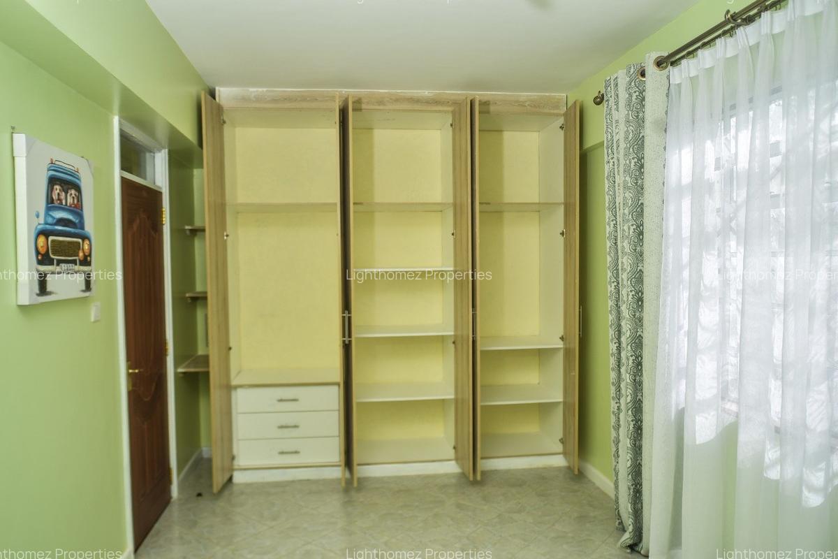 2 Bed Apartment with En Suite in Mountain View - 15