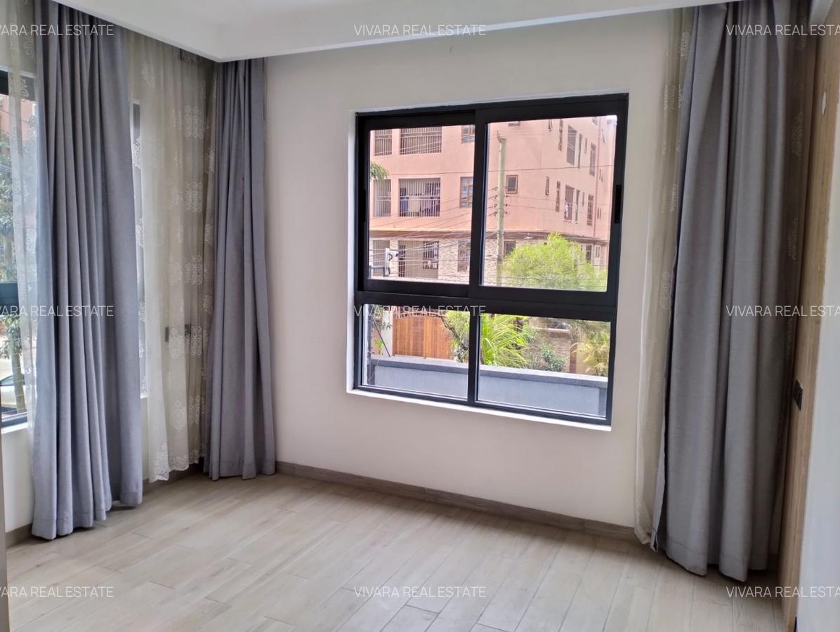 1 Bed Apartment with En Suite in Lavington - 4