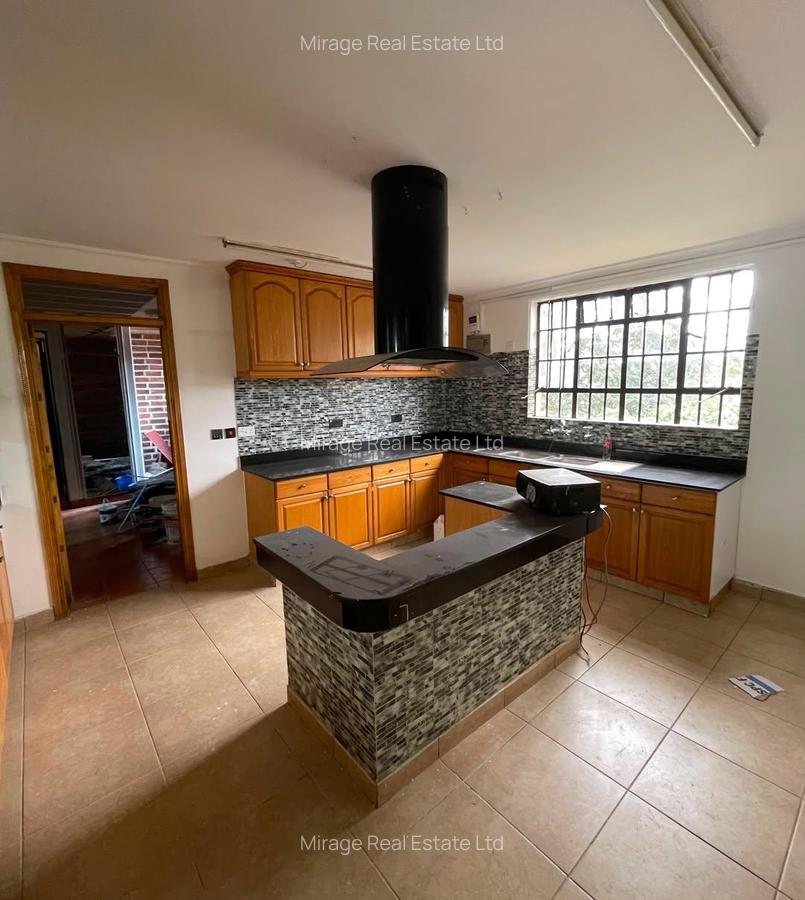 3 Bed Apartment with En Suite in Lavington - 9