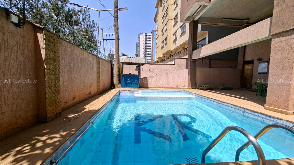 4 Bed Apartment with En Suite at 2Nd Parklands Avenue - 12