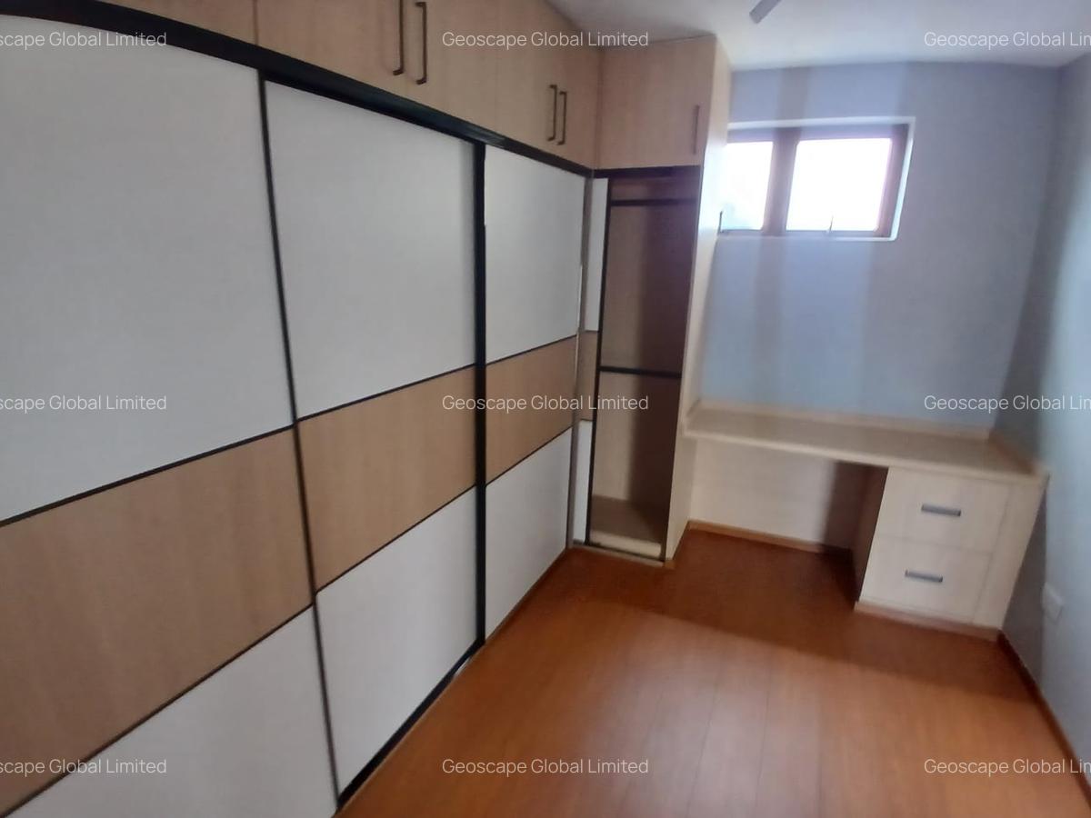 4 Bed House with En Suite in Runda - 10