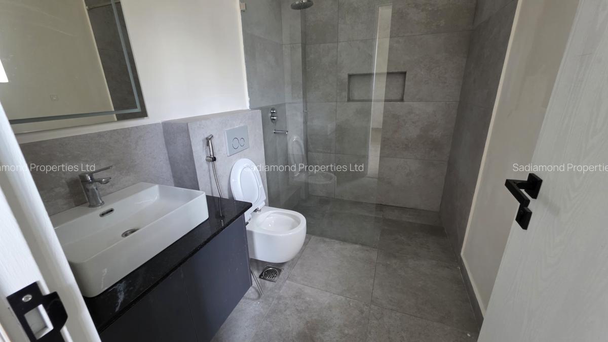 3 Bed Apartment with En Suite in General Mathenge - 6