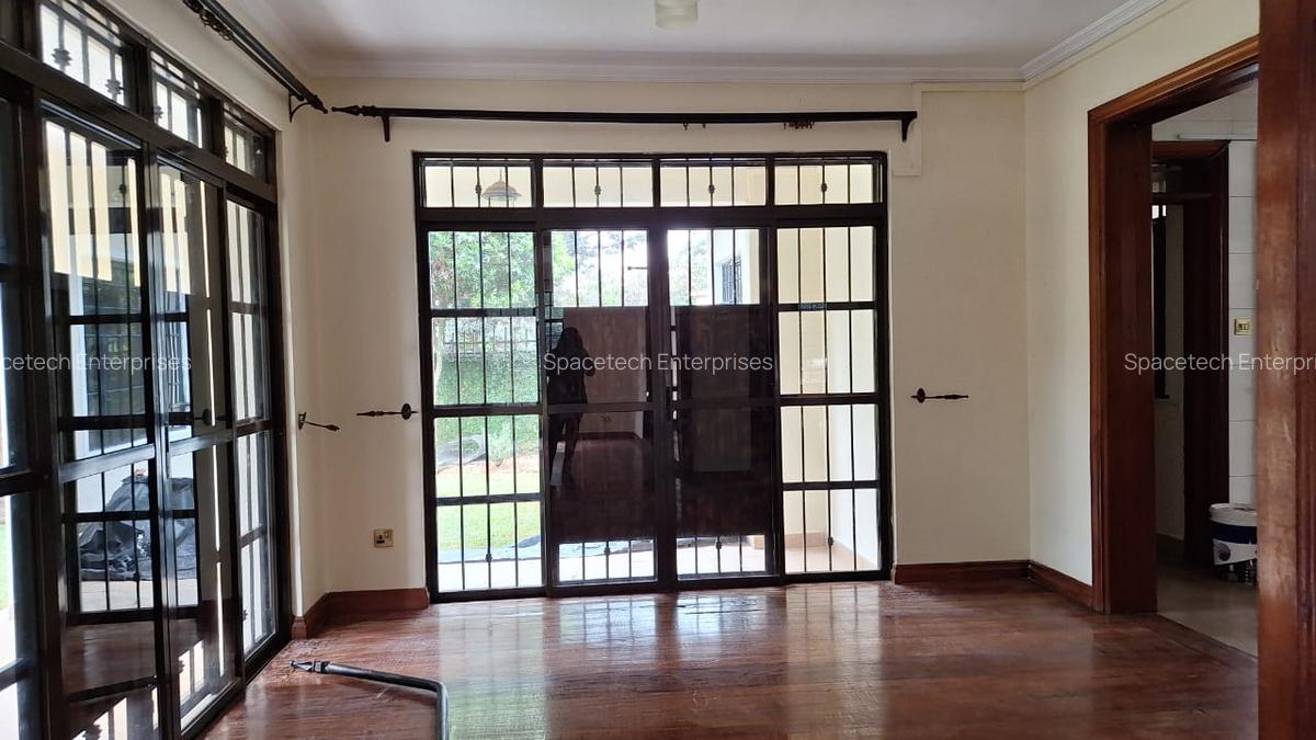 4 Bed Townhouse with En Suite in Kiambu Road - 10