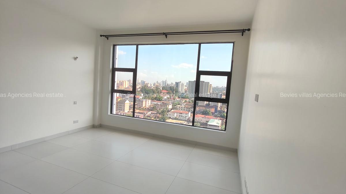 3 Bed Apartment with En Suite at Parklands - 5