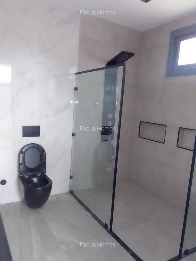 5 Bed Townhouse with En Suite in Lavington - 7