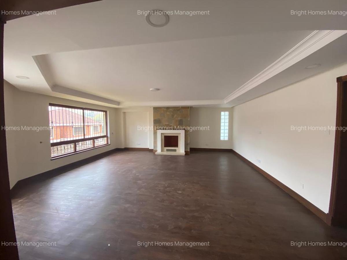 5 Bed Townhouse with Swimming Pool in Spring Valley - 4