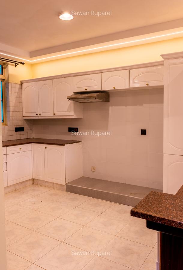 3 Bed Apartment with En Suite at Sports Road - 6