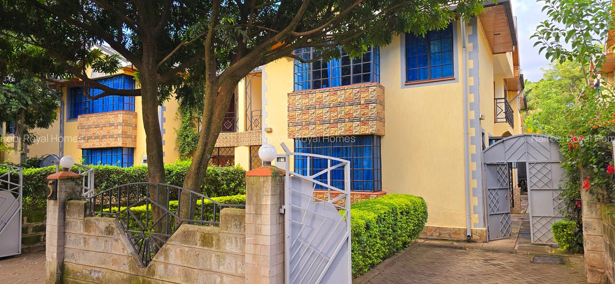 5 Bed Townhouse with En Suite at Lavington Green - 9