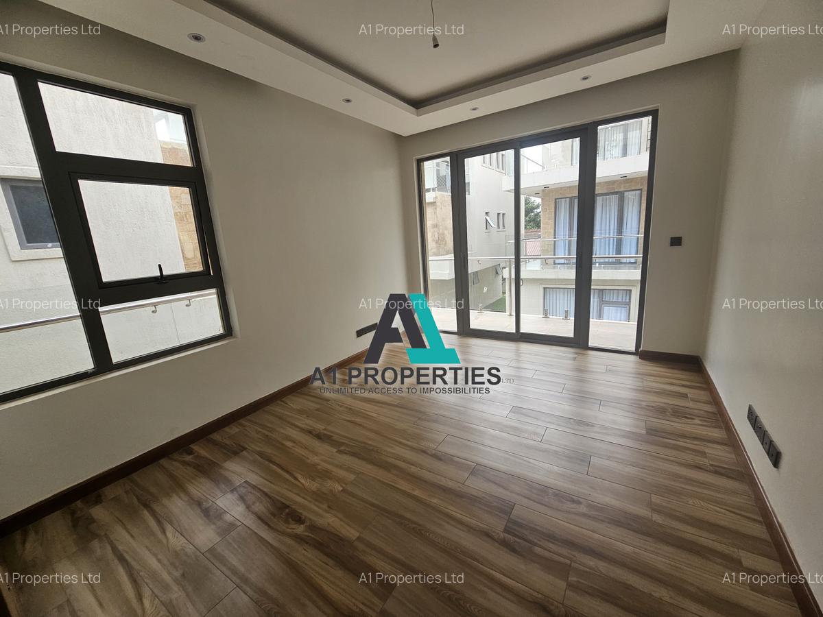 6 Bed Townhouse with En Suite in Lavington - 12