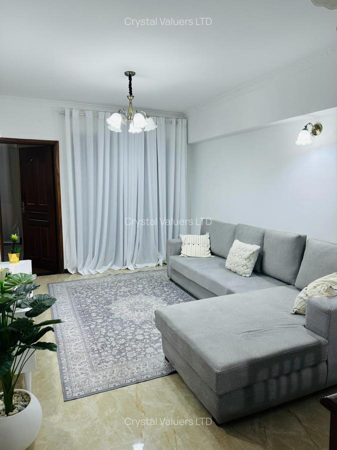 Serviced 2 Bed Apartment with En Suite in Dennis Pritt - 1
