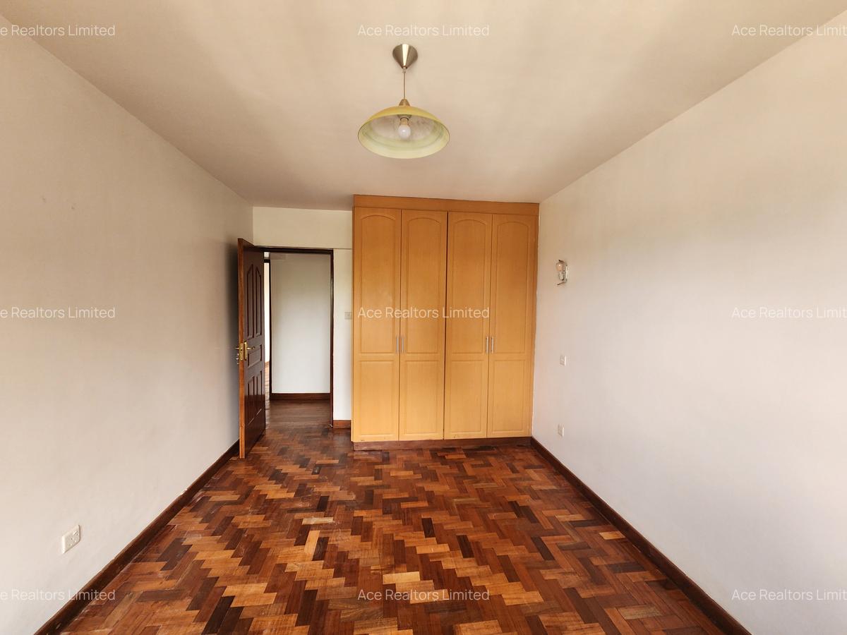 3 Bed Apartment with En Suite at Hatheru Road - 12