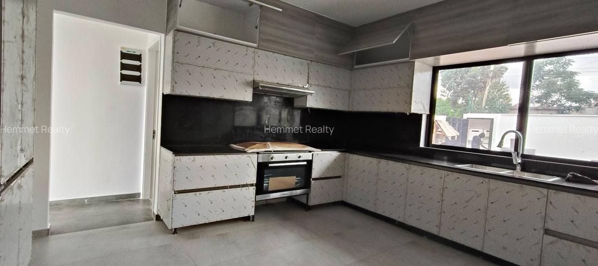 4 Bed Townhouse with En Suite in Runda - 4