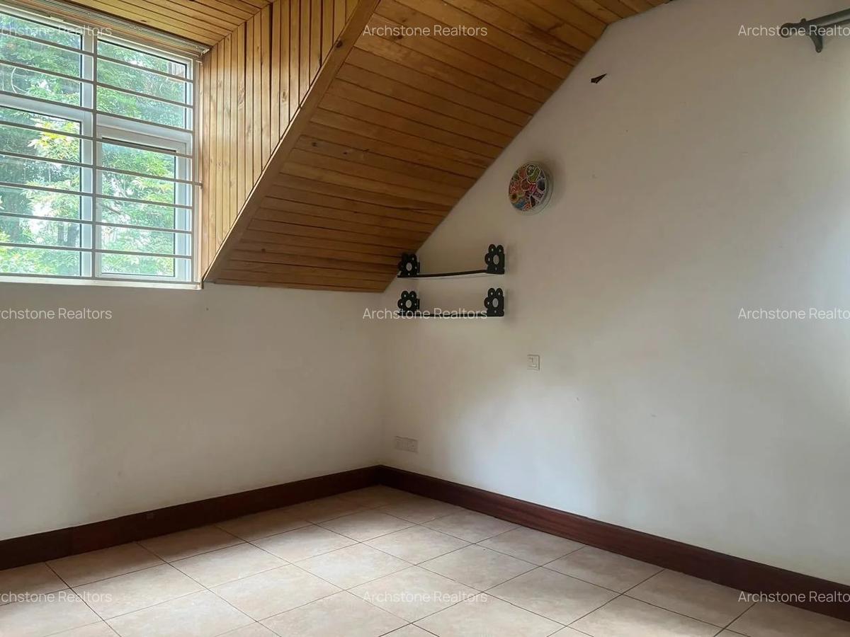 5 Bed Townhouse with En Suite in Rosslyn - 10