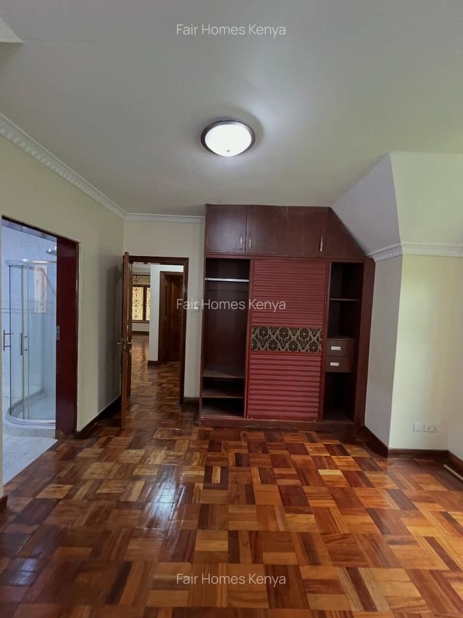 5 Bed Townhouse with En Suite at Othaya Road - 18