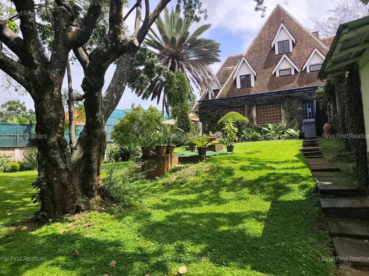 7 Bed House with En Suite in Runda - 4