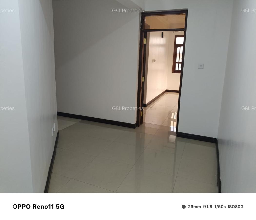 3 Bed Apartment with En Suite at Links Road - 4