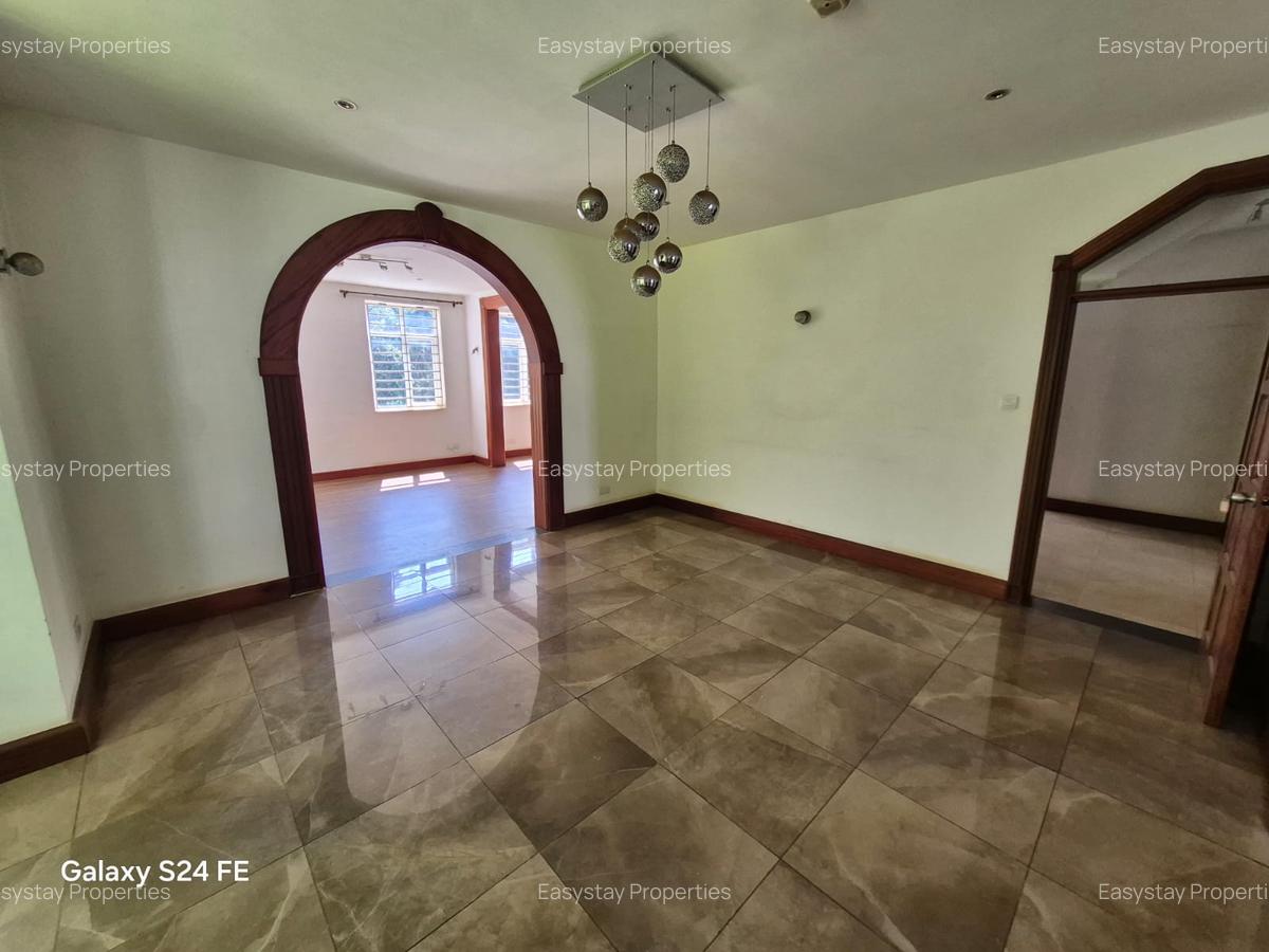 6 Bed House with En Suite in Rosslyn - 10