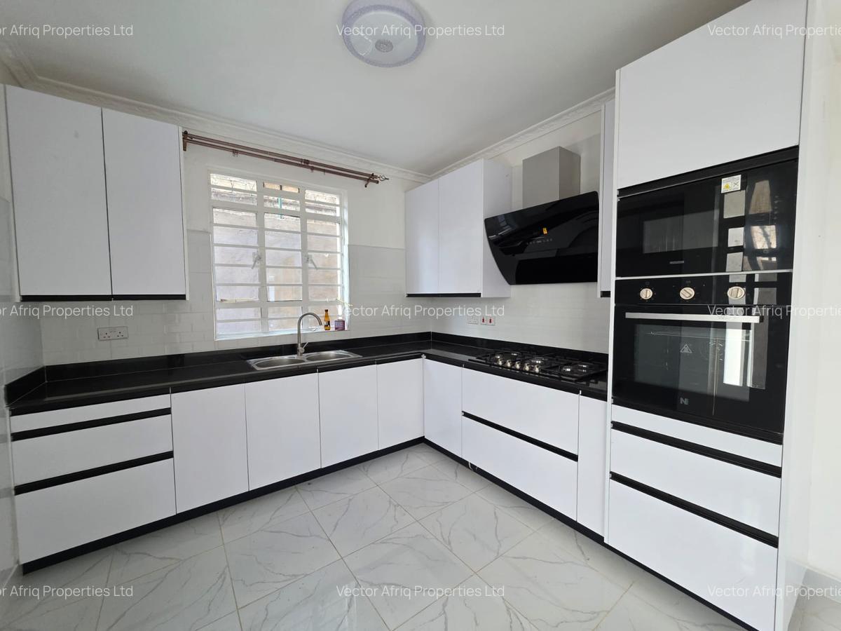 4 Bed Townhouse with En Suite in Kitengela - 12