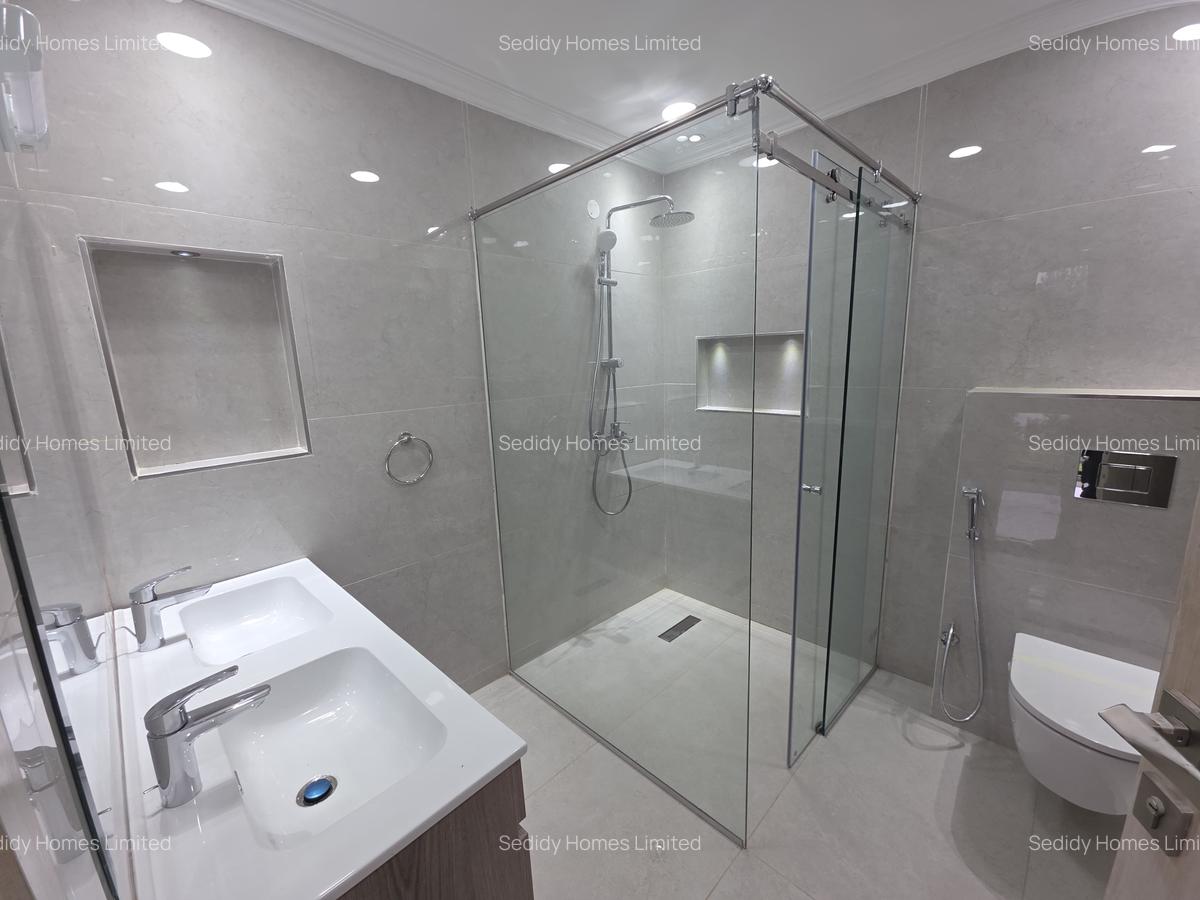 6 Bed Villa with En Suite in Runda - 7