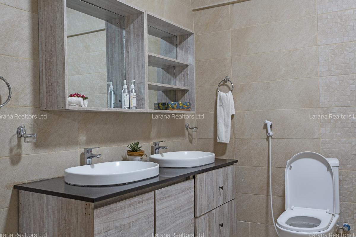 6 Bed House with En Suite at Hillcrest Dr - 11