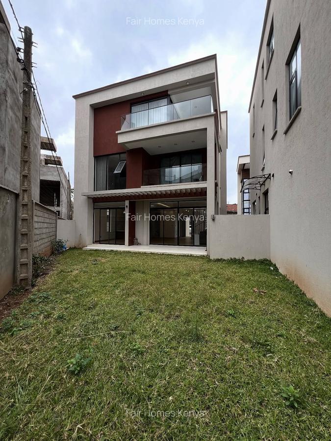 5 Bed Townhouse with En Suite at Lavington Green - 2