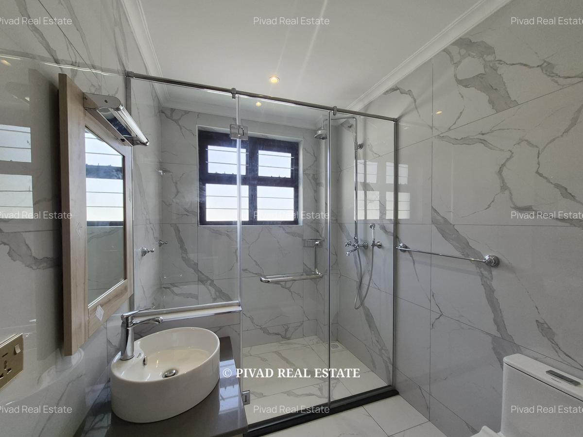 5 Bed House with Garden in Runda - 10