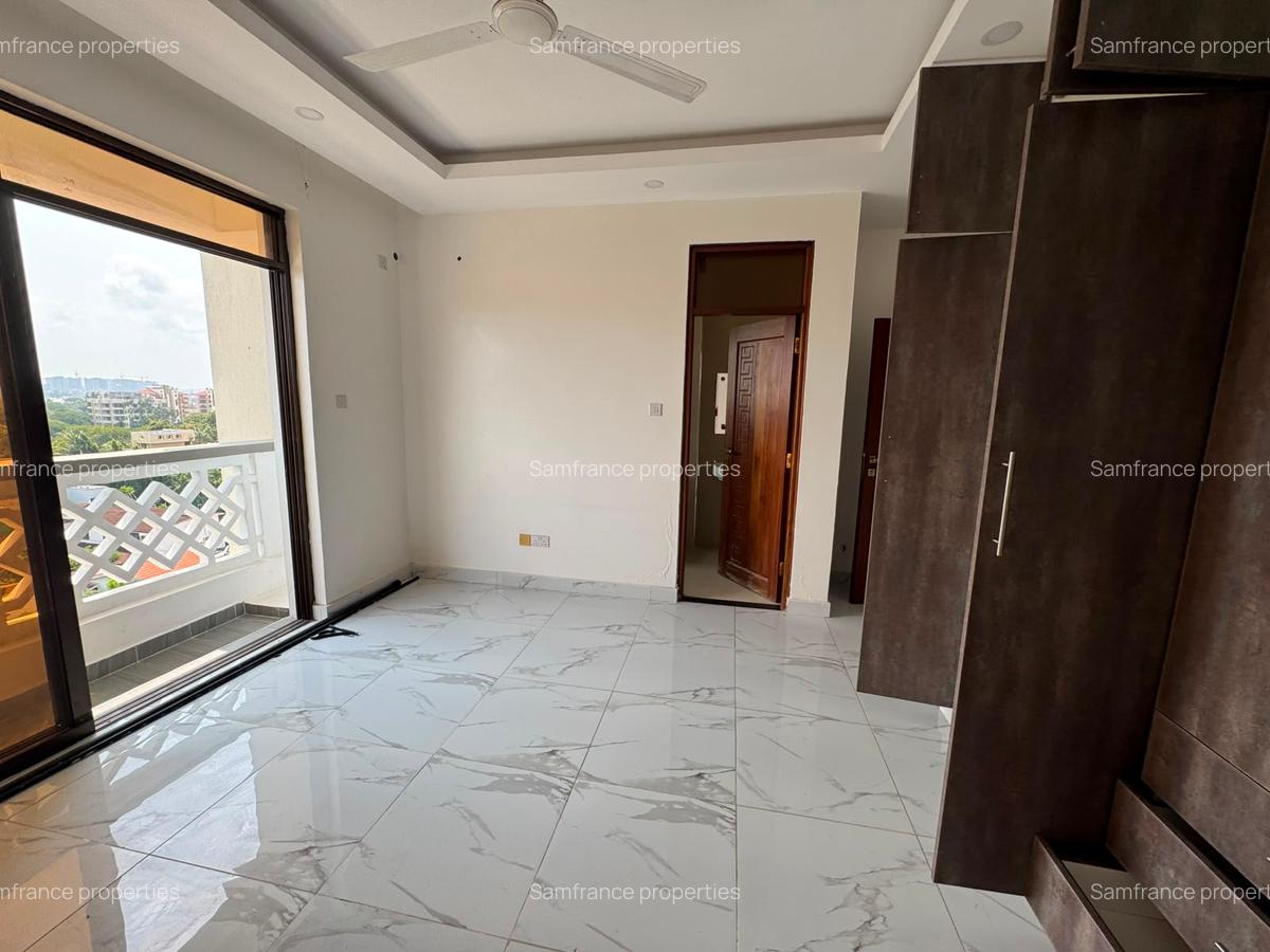3 Bed Apartment with En Suite at Moyne Drive - 7