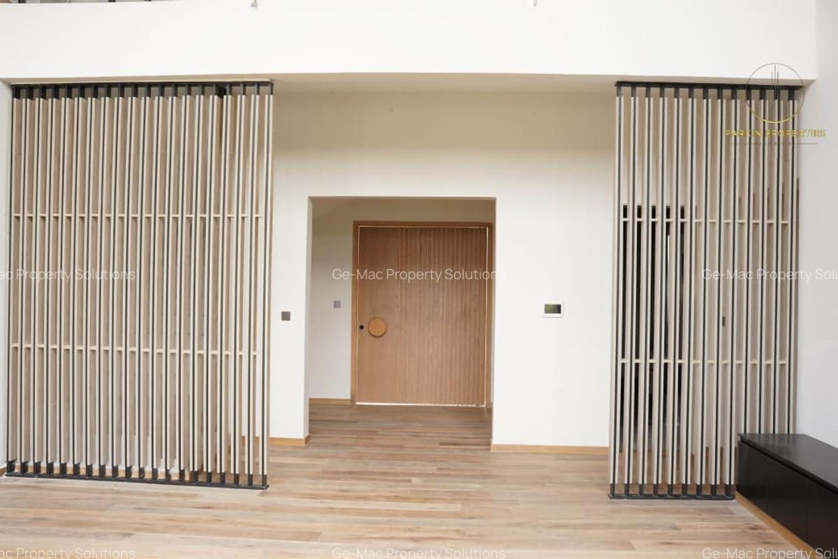 5 Bed House with En Suite in Runda - 11