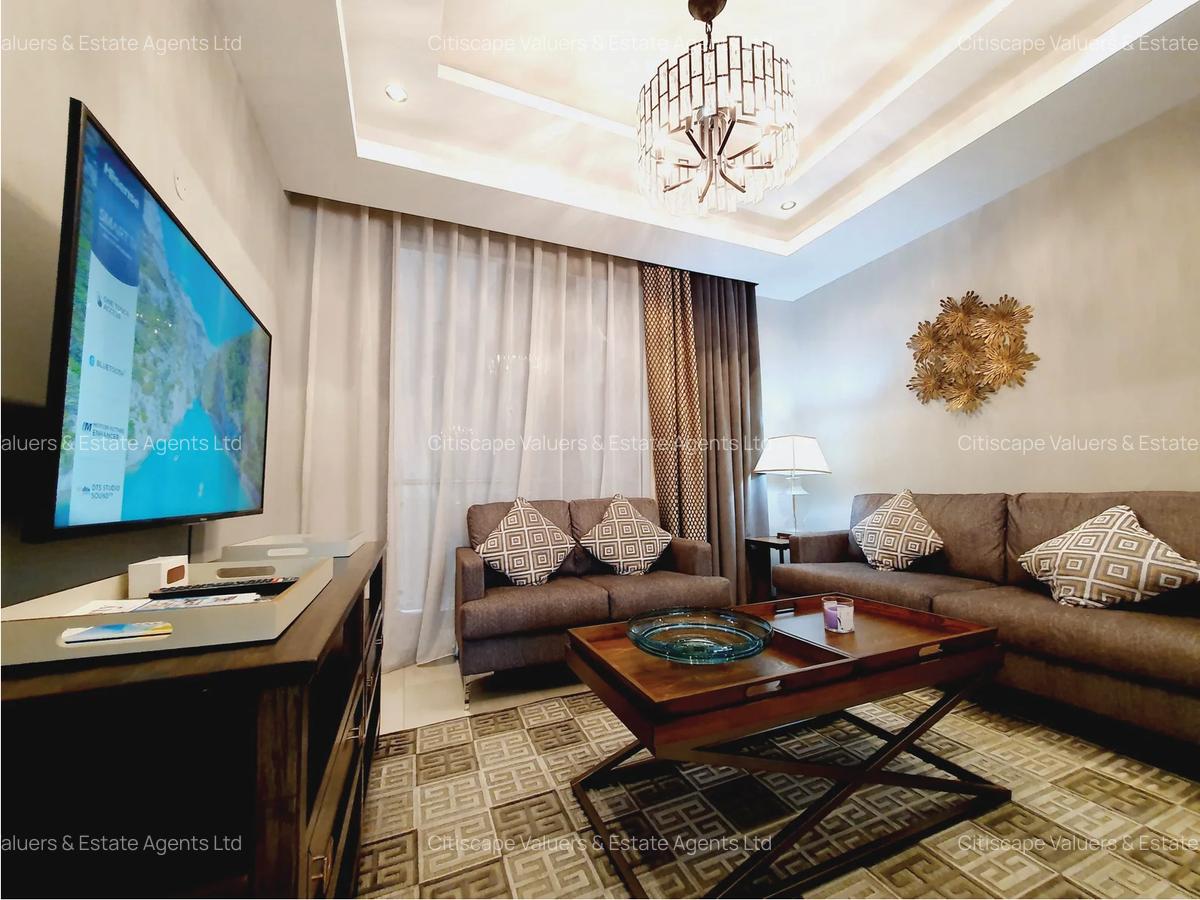 3 Bed Apartment with Swimming Pool in Riverside - 3