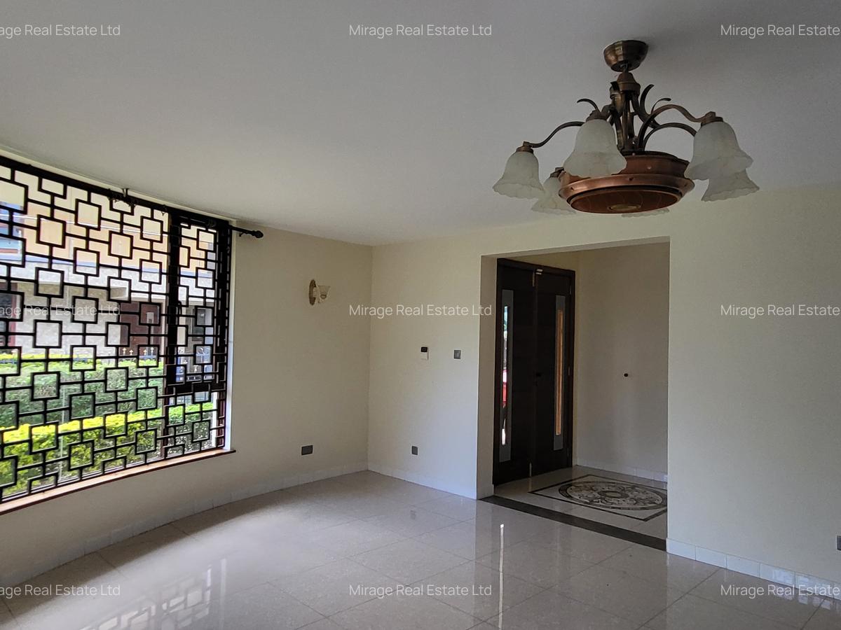 5 Bed Villa with En Suite in Lavington - 12