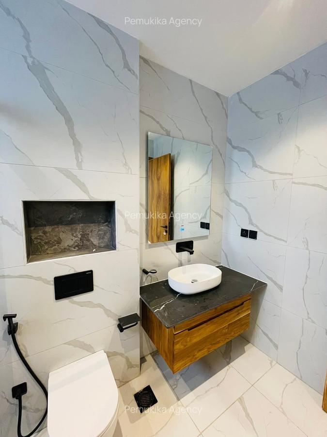Serviced 2 Bed Apartment with En Suite in Westlands Area - 13