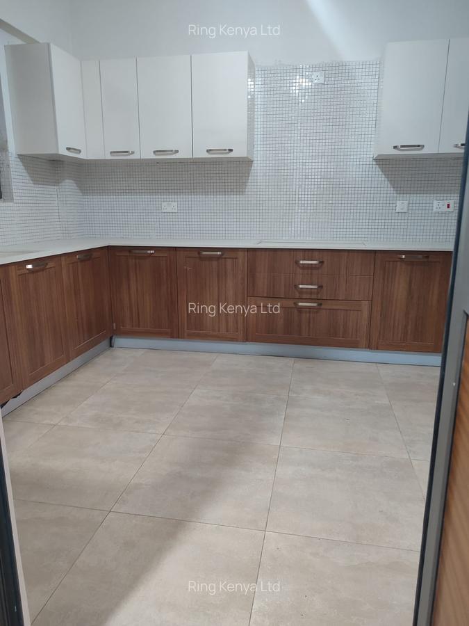 3 Bed Apartment with En Suite at Rose Avenue - 2