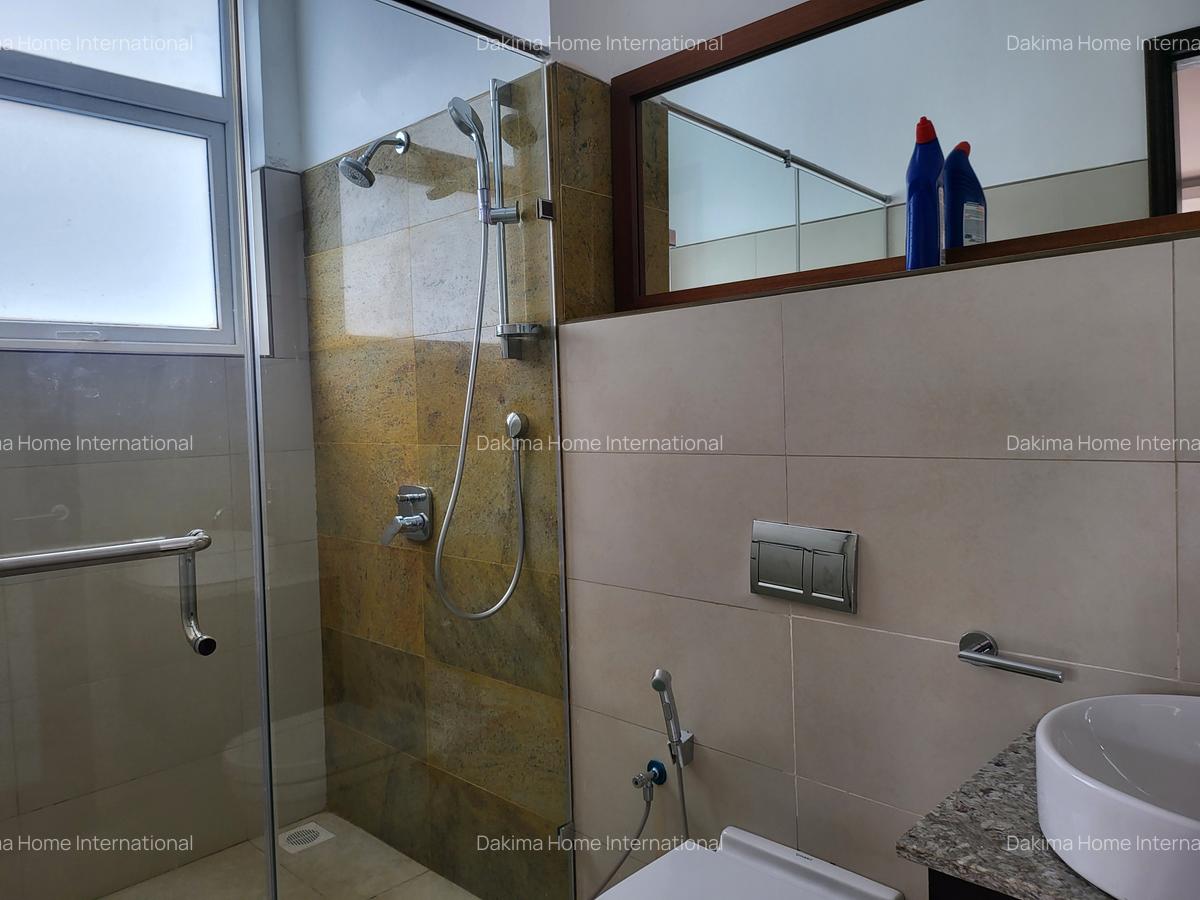 5 Bed House with En Suite in Runda - 8