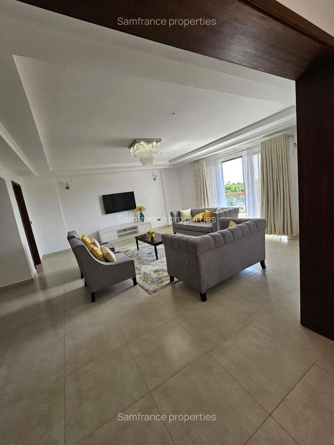 Serviced 3 Bed Apartment with En Suite at Moyne Drive - 9