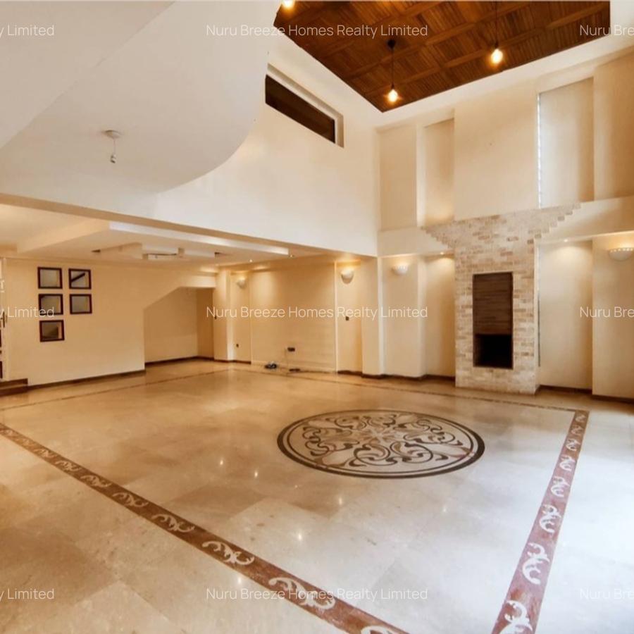 5 Bed Townhouse with En Suite in Lavington - 4