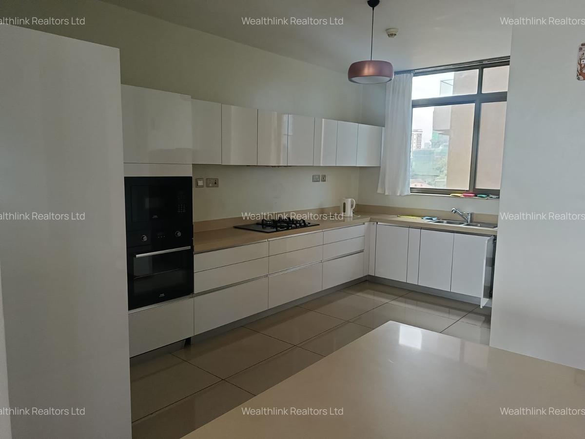3 Bed Apartment with En Suite at Parklands - 2