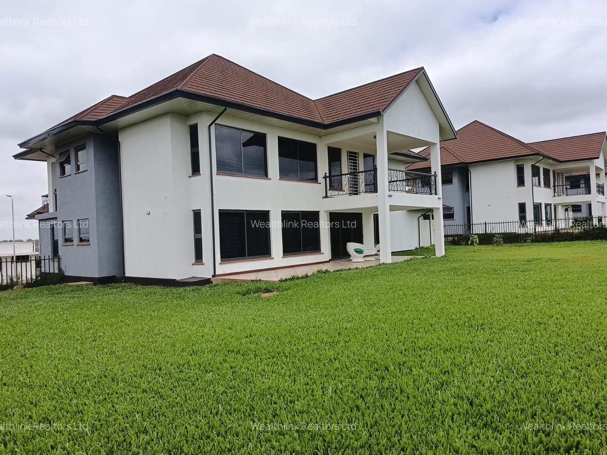 4 Bed Townhouse with En Suite at Impala Paradise - 1