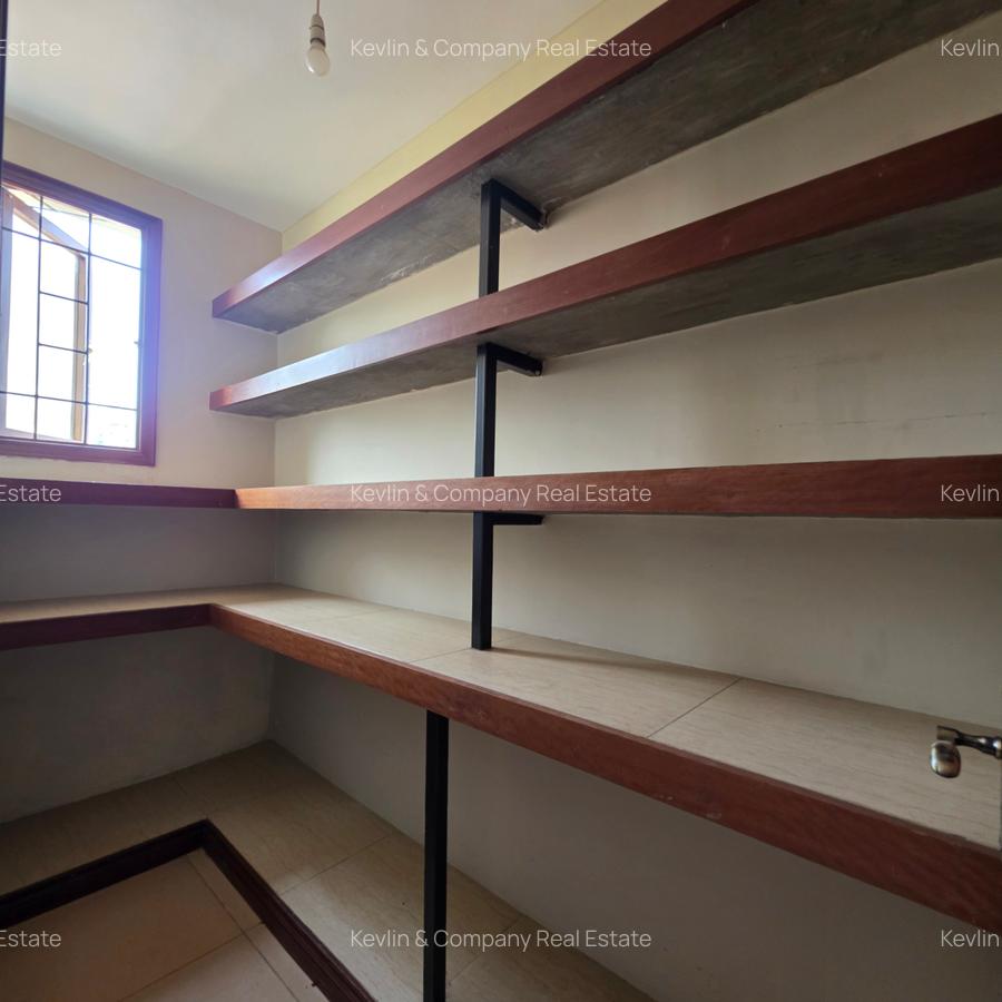 3 Bed Apartment with En Suite in Riverside - 8