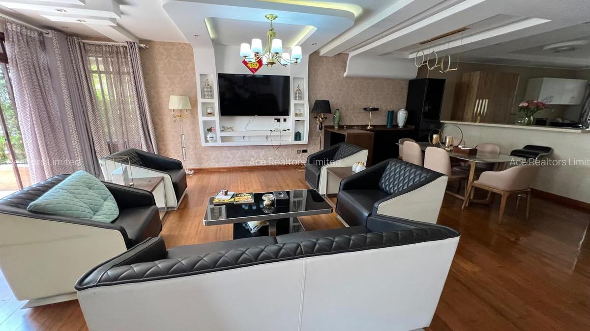 5 Bed Villa with En Suite at Near Braeburn School - 2