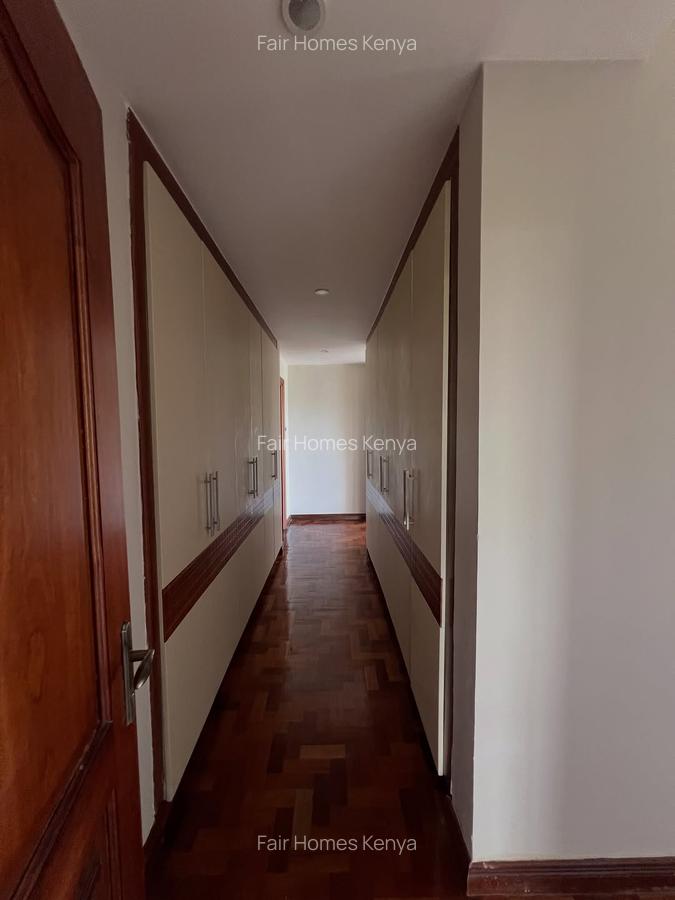 4 Bed Apartment with En Suite at Riverside Drive - 13