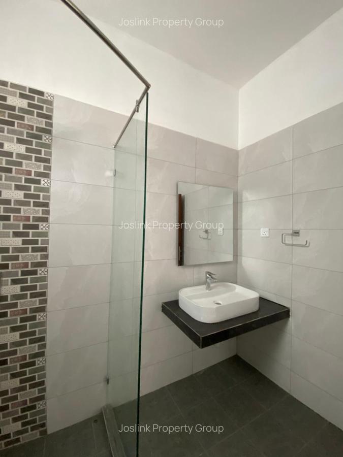 2 Bed Apartment with En Suite in Nyali Area - 17