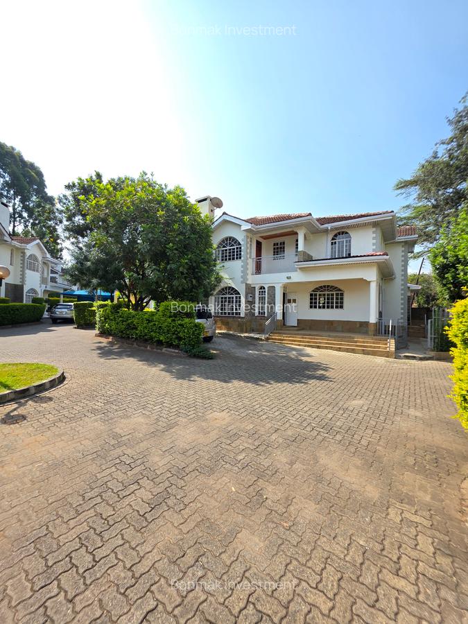4 Bed Townhouse with En Suite at Lavington Green - 7