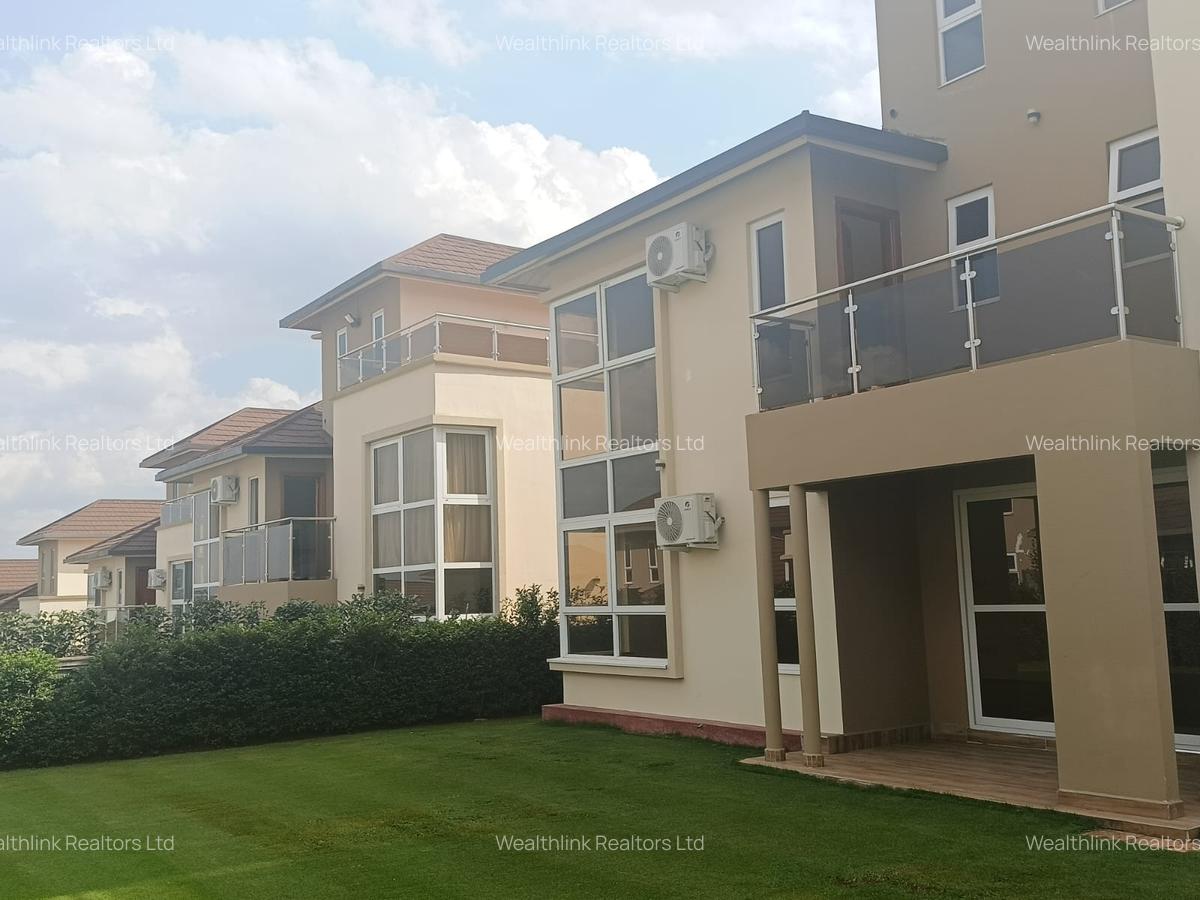 4 Bed Townhouse with En Suite at Iguta Paradise - 2