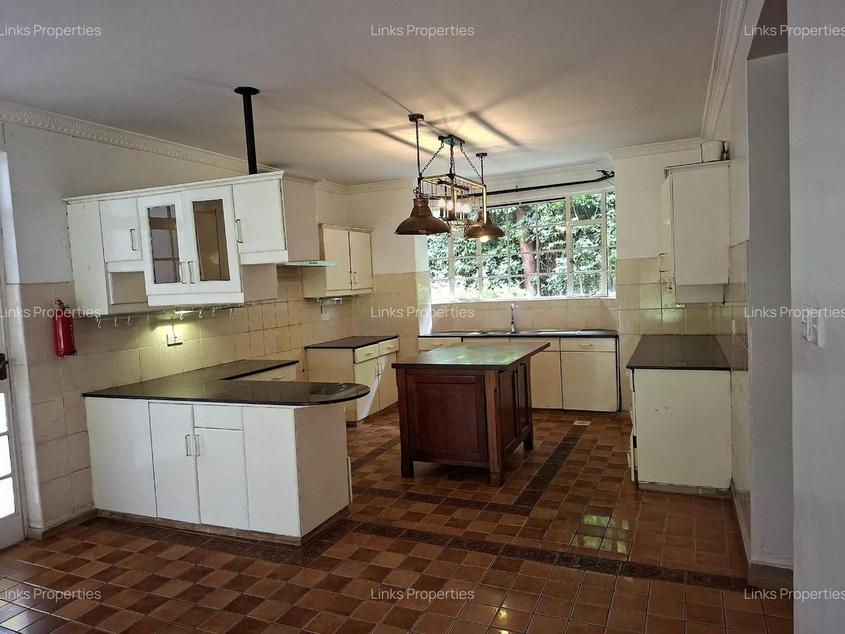 5 Bed Townhouse with En Suite at Karen - 7