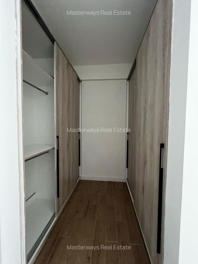 2 Bed Apartment with En Suite in Lavington - 7