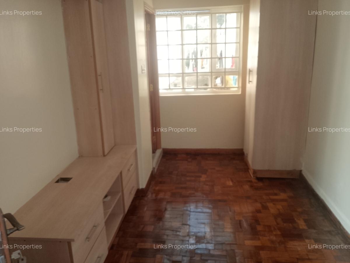 1 Bed House with En Suite at Karen - 18