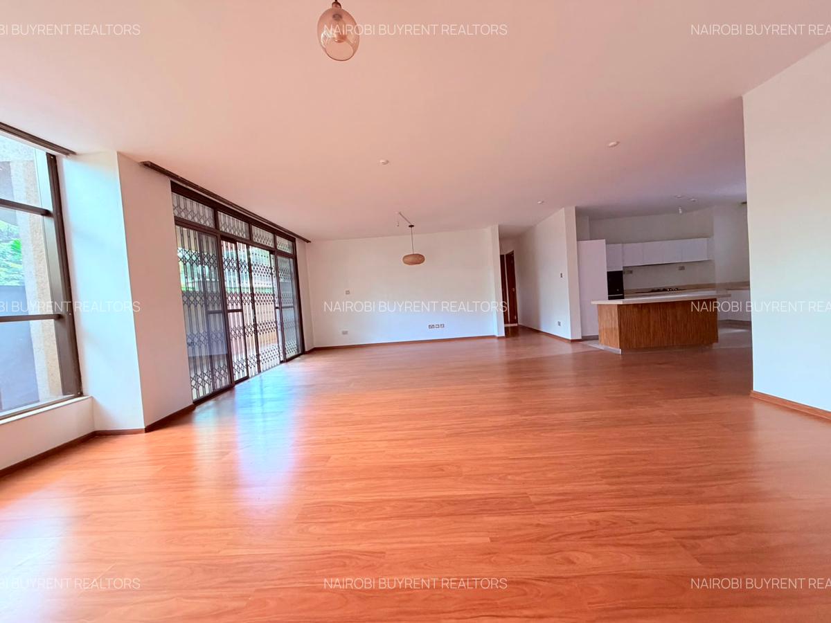 3 Bed Apartment with En Suite in Parklands - 11