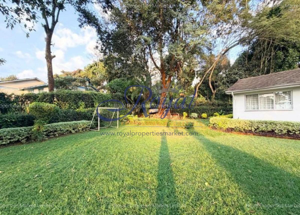 4 Bed House with En Suite at Crescent - 7