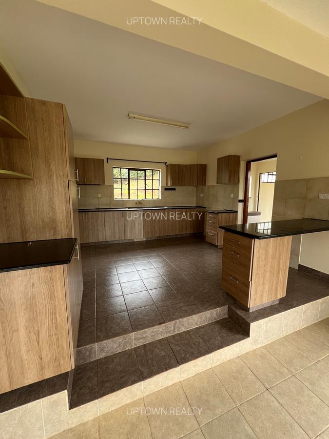 3 Bed Villa with En Suite at Redhill - 9