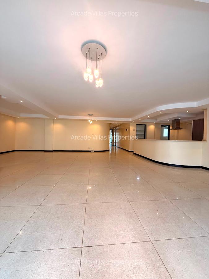 3 Bed Apartment with En Suite in Riverside - 3